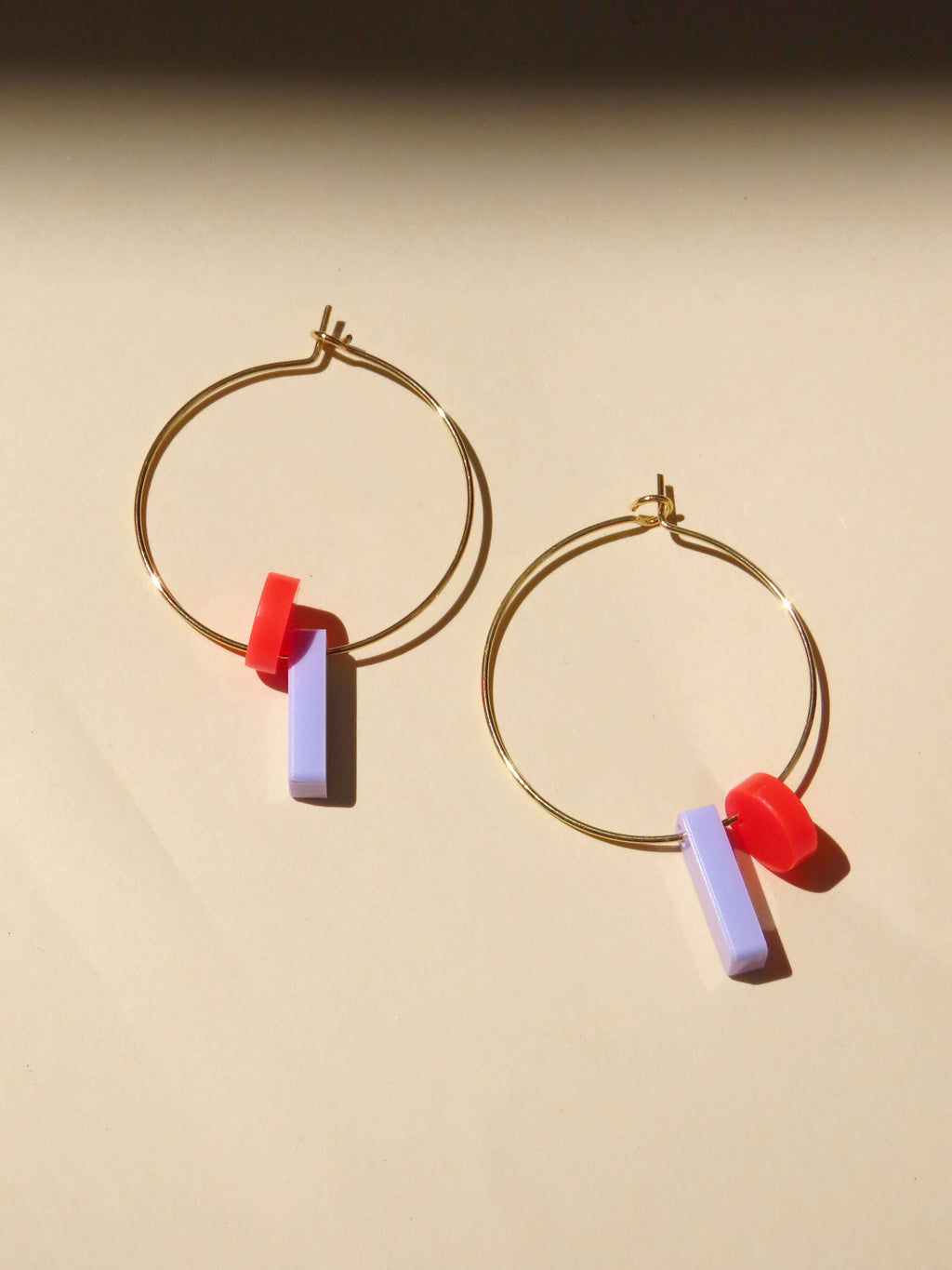 Dots mit Stick Hoops aus Edelstahl flieder feuerrot: Gold