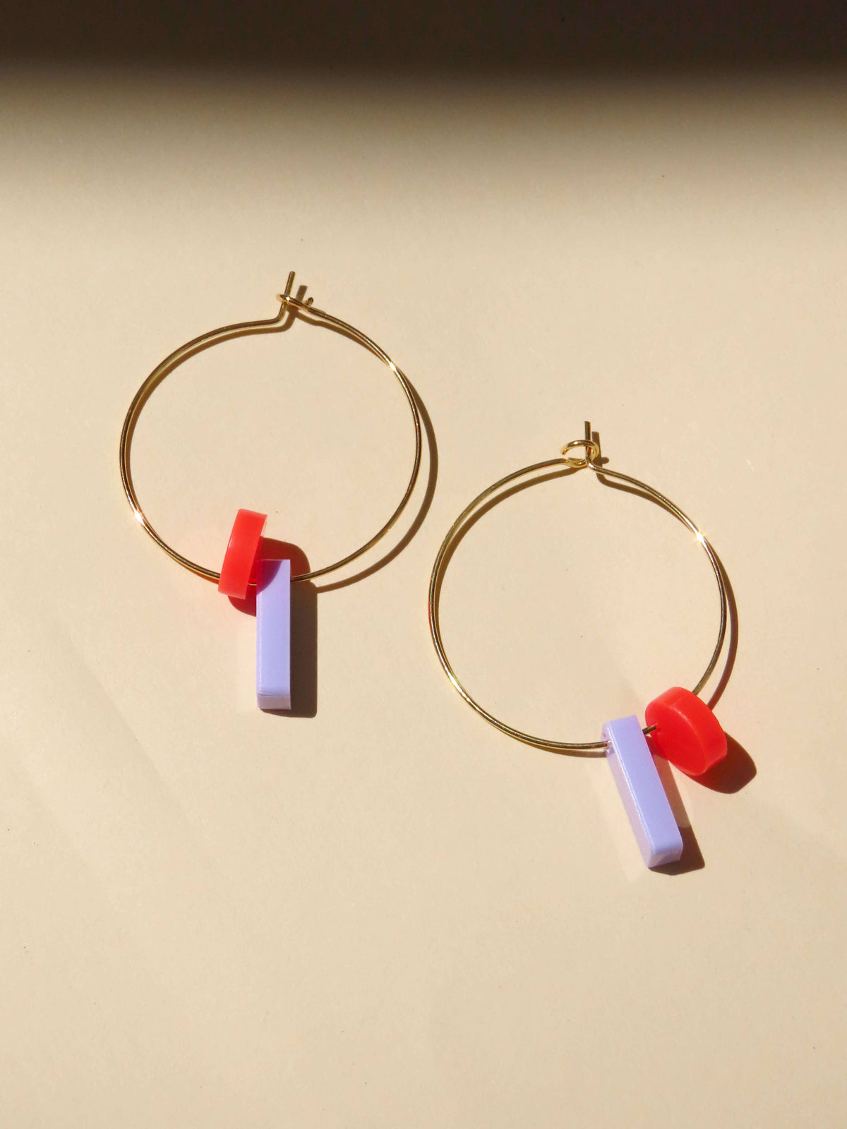 Dots mit Stick Hoops aus Edelstahl flieder feuerrot: Gold