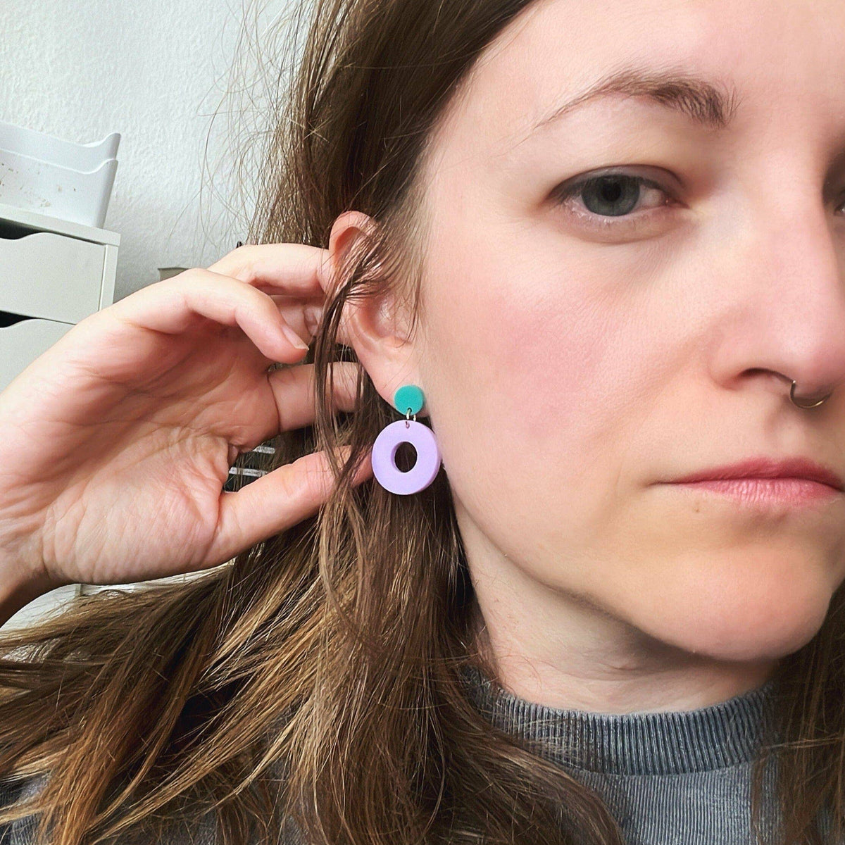 Colorblock Circle Ohrstecker in rosa & orange