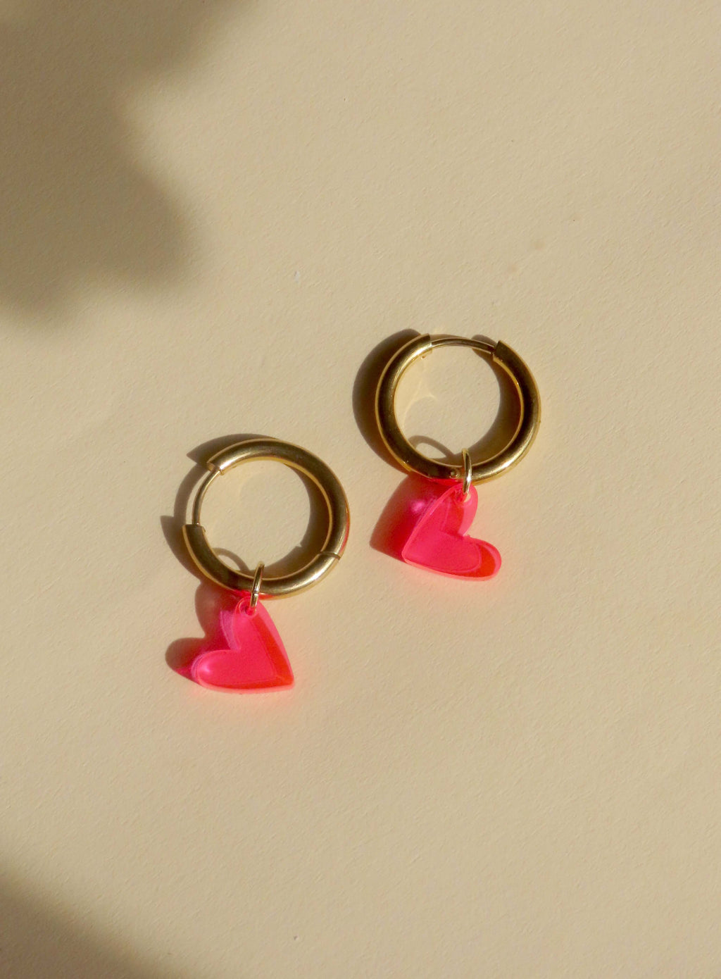 Pink Neon Herz Creolen: Gold