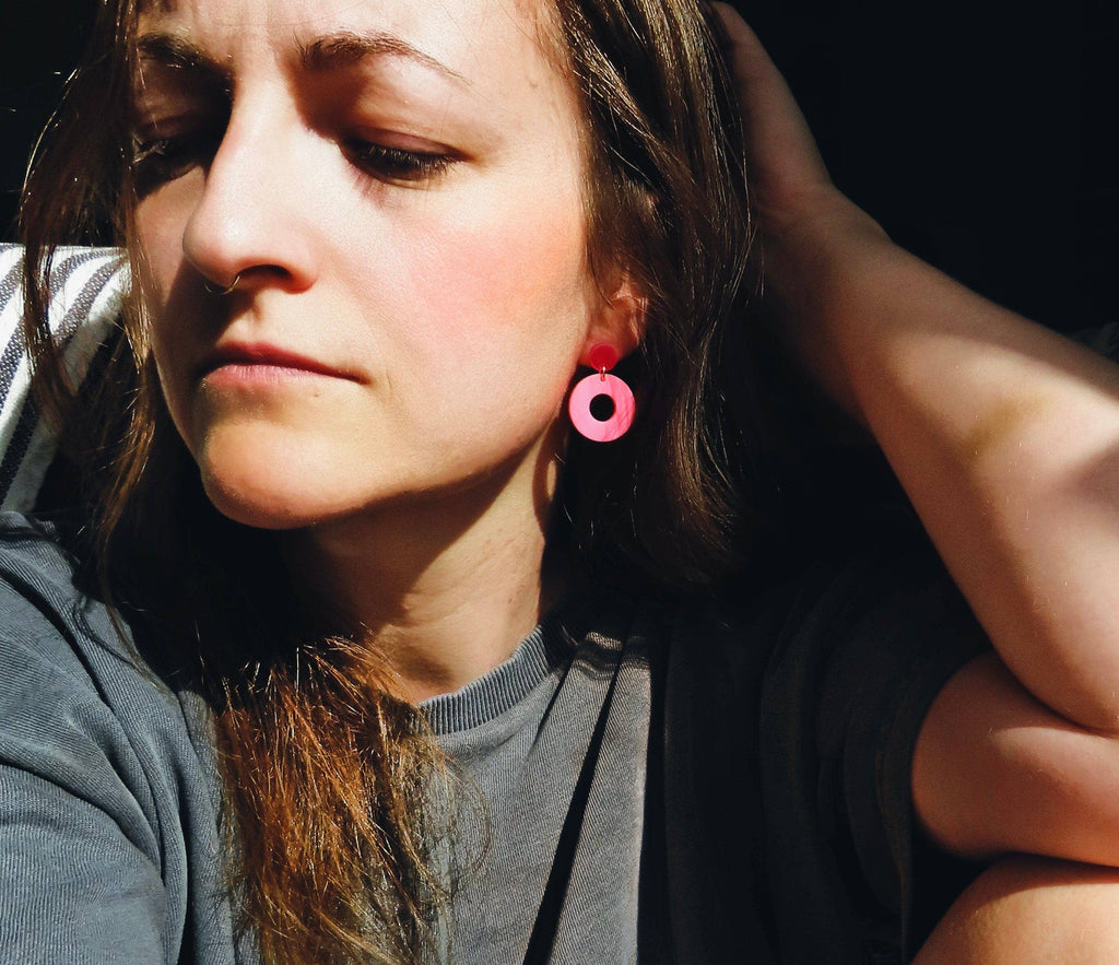 Colorblock Circle Ohrstecker in rosa & orange