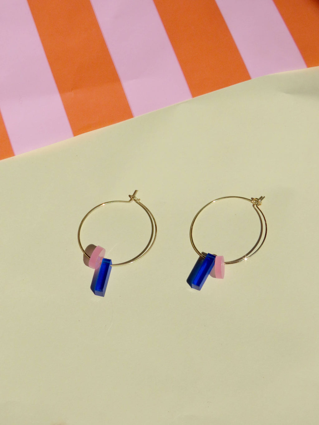Dots mit Stick Hoops aus vergoldetem Edelstahl in königsblau & eisrosa: Gold