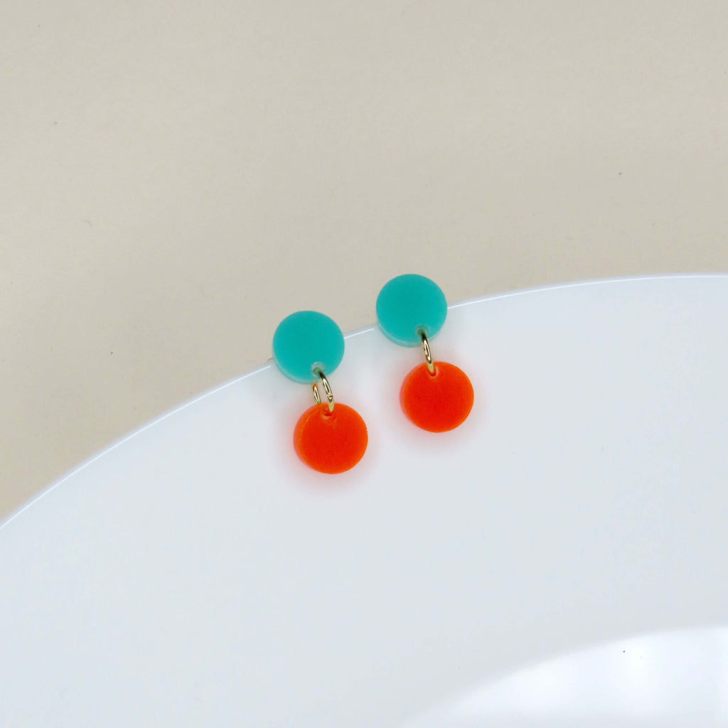 Dotty Acryl Ohrringe in türkis neonorange